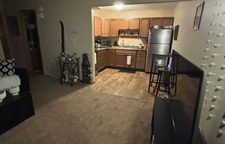 2 beds, 1 bath, 704 sqft, $775, Unit 1