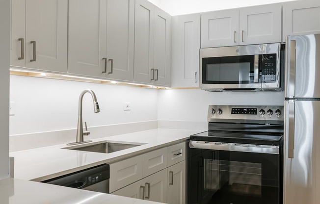 Columbus Plaza Apartments - Chicago Riverwalk Apartments