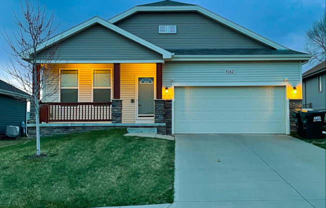 Spacious 4-Bedroom Near Lake Cunningham