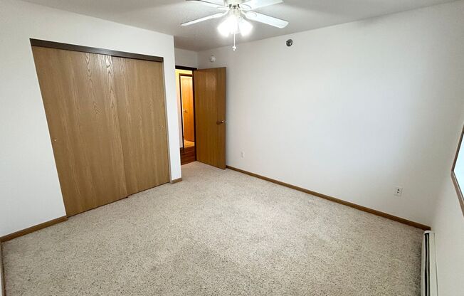 3 beds, 2 baths, 1,160 sqft, $1,360, Unit 800-301