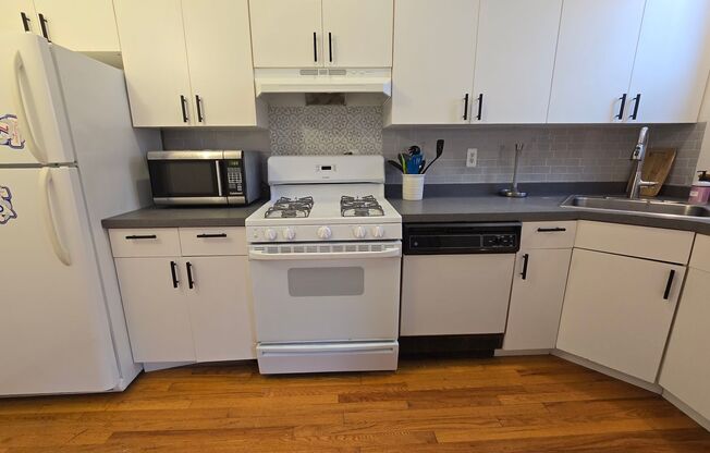 1 bed 1 bath trinity available now