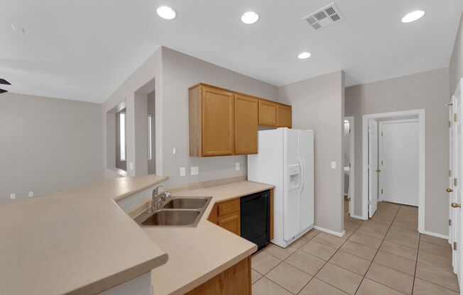 4 beds, 2.5 baths, $2,195