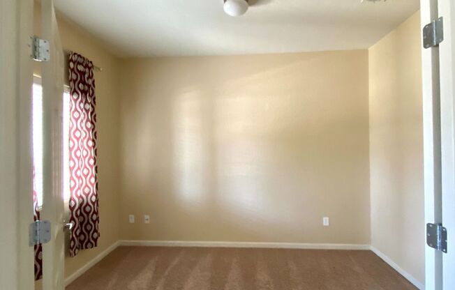 $2,395 Shields & Fowler, 4 Bedroom Home - E. Fountain Way, Fresno