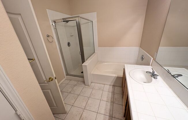 2 beds, 2 baths, $1,400, Unit # 1713