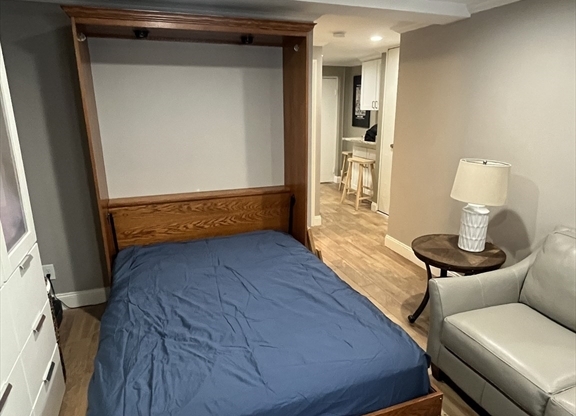 Studio, 1 bath, 356 sqft, $2,300, Unit 5