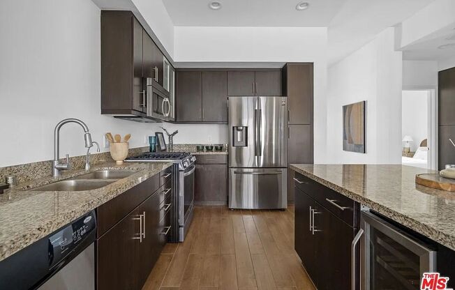 Beautiful Playa Vista Home With In Unit Laundry!