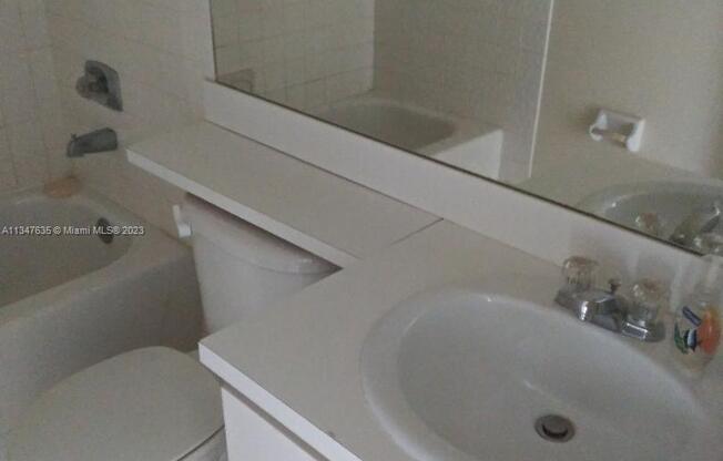 430 NE 210 CIR TER