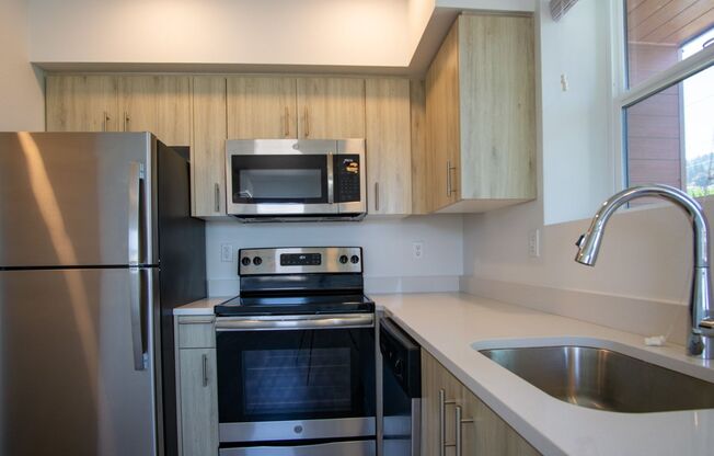 037 - 1834 Apartments