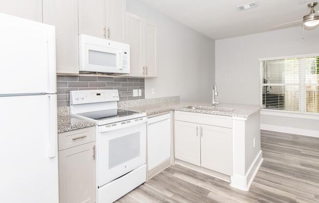 Studio, 1 bath, 557 sqft, $800