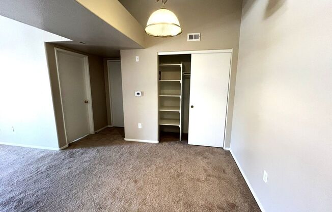 1 bed, 1 bath, $1,280, Unit Unit #122