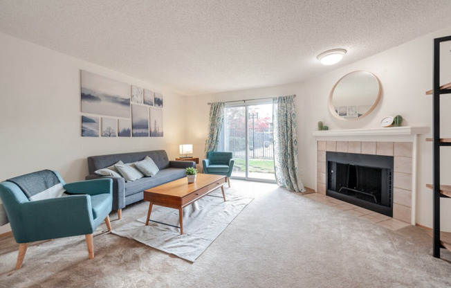 2 beds, 2 baths, 906 sqft, $1,600, Unit FF-260