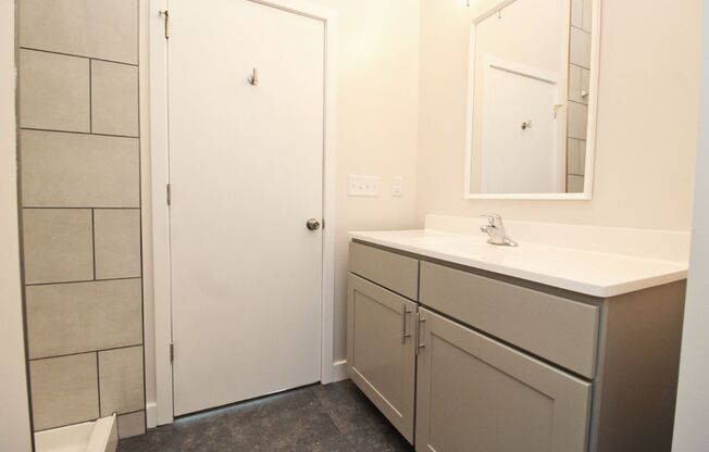 For Rent: Urban Elegance at 1707 Eastern Ave– Your Ideal City Lifestyle Awaits!