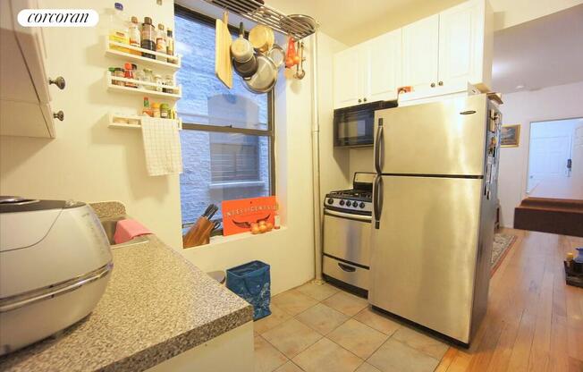313 W 114 ST