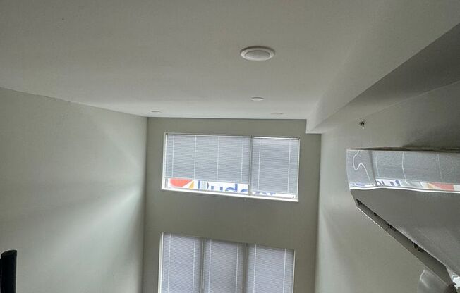 1 bed, 1 bath, 288 sqft, $875, Unit 112