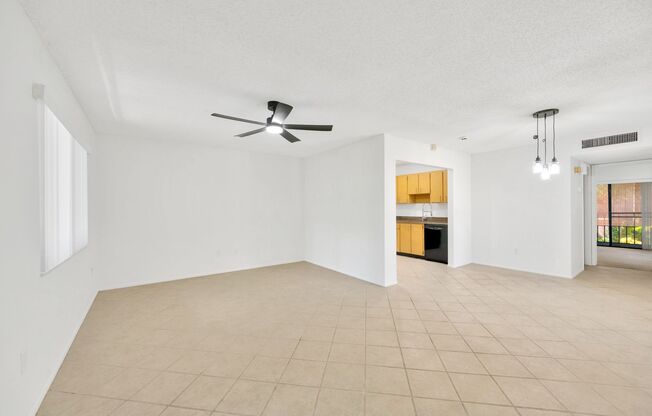 Charming 1-Bedroom Condo with Amenities in Prime Temple Terrace Location