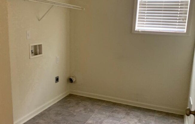 3328 WALNUT RDG