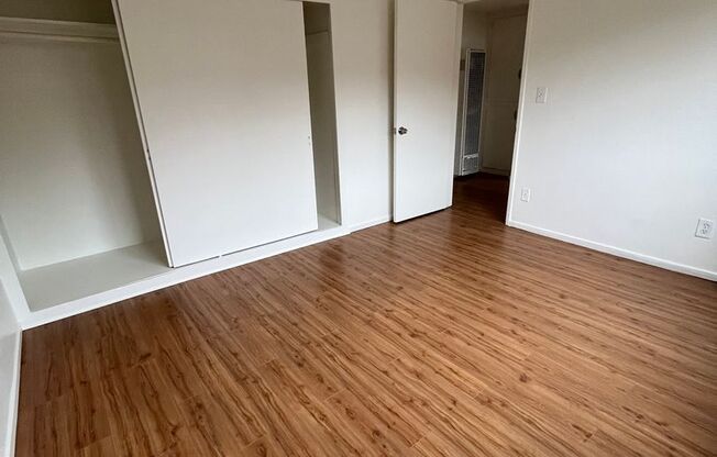 2 beds, 1 bath, $2,350, Unit A