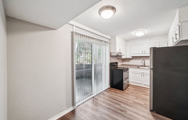 3 beds, 2 baths, 1,400 sqft, $1,425, Unit 736-C