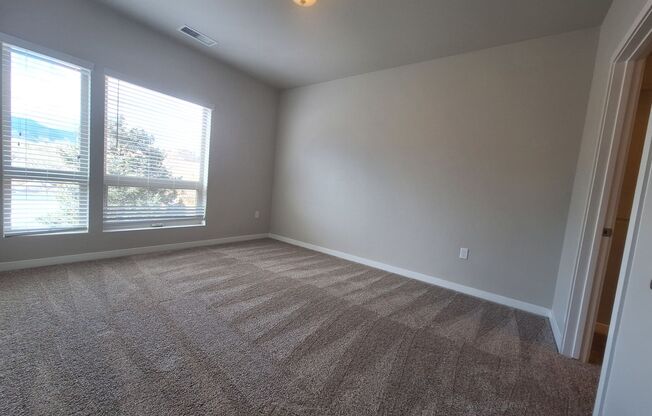 1 bed, 1 bath, 637 sqft, $1,490, Unit Unit 402