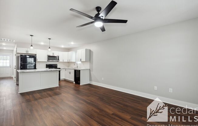 Upper Level 3 bed 2 bath duplex unit available NOW!