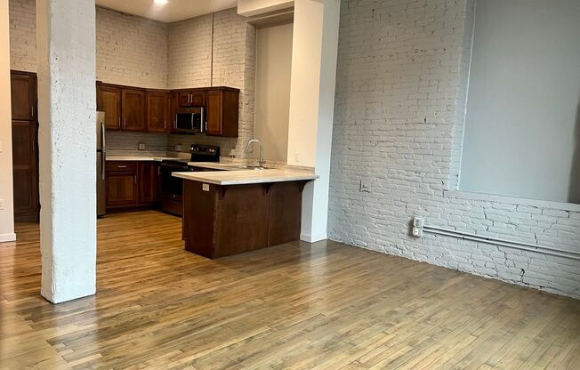 1 bed, 1 bath, 702 sqft, $1,625