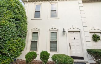 End Unit 2 Bedroom 2 1/2 Bath Townhome-Hillsboro Village/Vanderbilt!