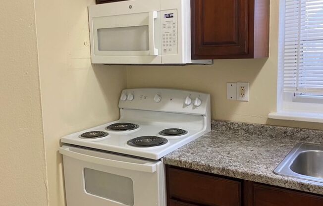 2 beds, 1 bath, $1,150, Unit 2764B