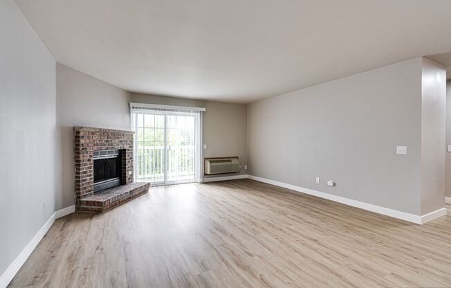 2 beds, 1 bath, 900 sqft, $1,399, Unit 1510 - 207