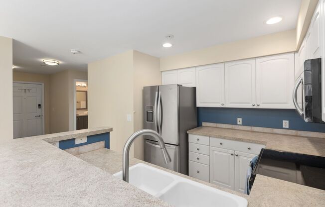 Gilman's Fairway Condominiums ~ Queen Anne