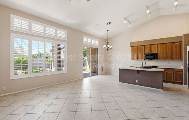 7017 W GREENBRIAR DR