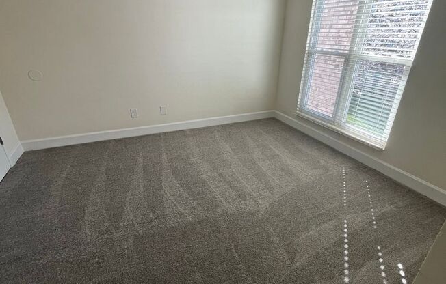 2 beds, 1 bath, 903 sqft, $1,800, Unit 1013 C #2B