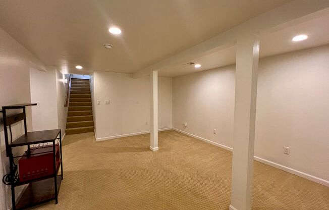 Cozy 1 bedroom with Kitchenette available now! - $1,900/mo