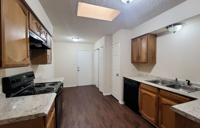 2BR/2BA Single-Family Home in Euless