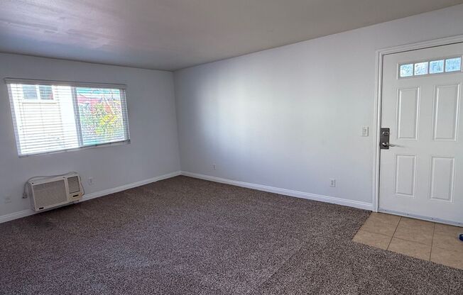 Appealing floor plan with 2bed/ 1bath available now!