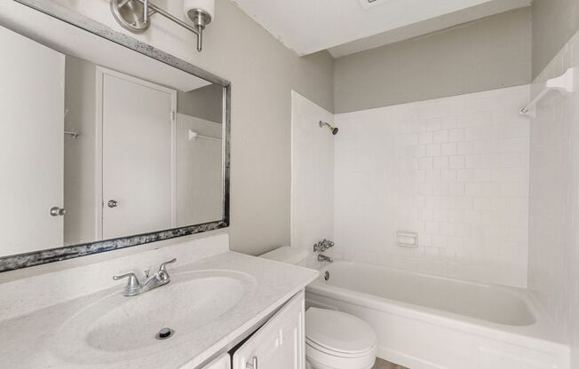 2 beds, 2 baths, 982 sqft, $1,099, Unit 218