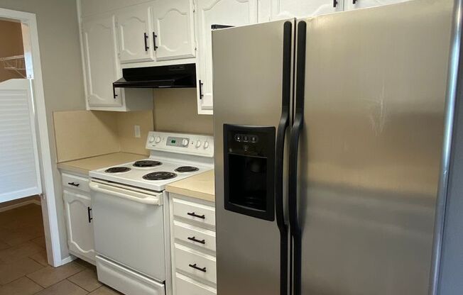 Spacious 3 Bedroom 2 Bath home in PaulAnn AVAILABLE NOW!