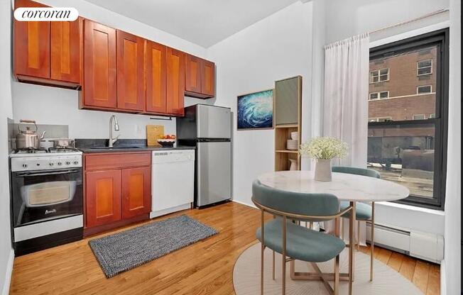 224 E 53 ST