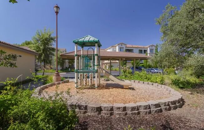 1 bed, 1 bath, 812 sqft, $2,165, Unit 1014