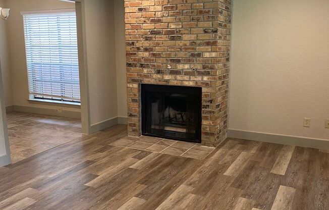 3 bedroom 2.5 bath updated duplex in Frisco!