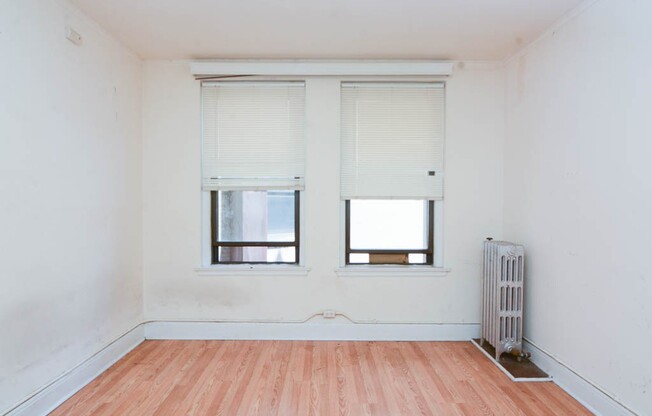 3335 Diversey
