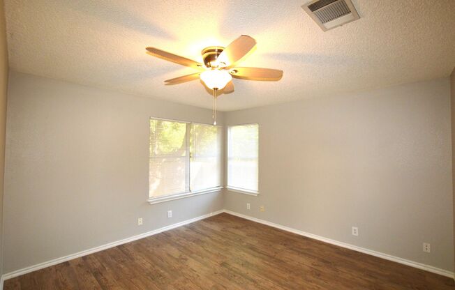 3 beds, 2.5 baths, $1,900