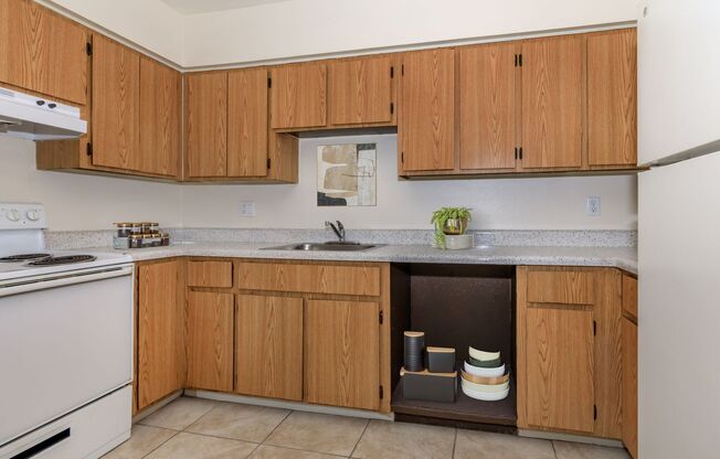 2 beds, 2 baths, 880 sqft, $1,270, Unit 2011