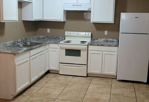 1 bed, 1 bath, 450 sqft, $550, Unit Unit D3