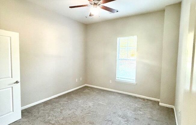 1 bed, 1 bath, 929 sqft, $1,242, Unit 105