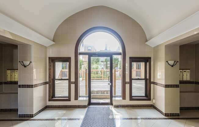 Welcome to Wilson Court at 1901 W Wilson Ave.