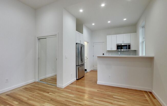8 JANSEN ST