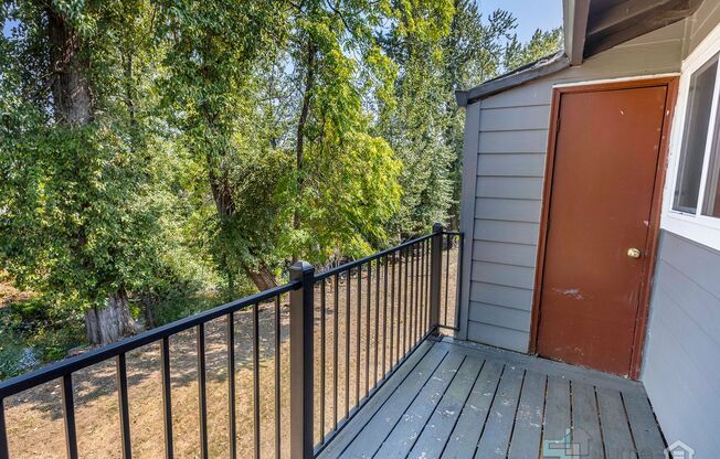 2 beds, 1 bath, 702 sqft, $1,550, Unit 33