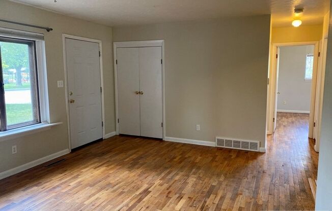 1100-1102 Castlerock Dr