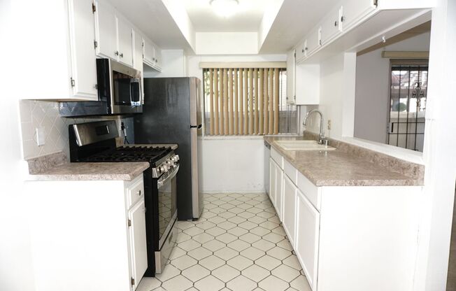 3 beds, 2 baths, $1,560.95, Unit # 225