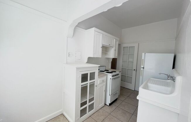 Studio, 1 bath, $1,295, Unit 16